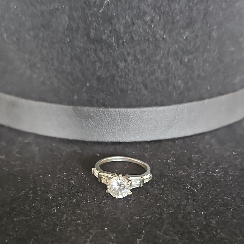 Elegant Silver and White Diamond Ring